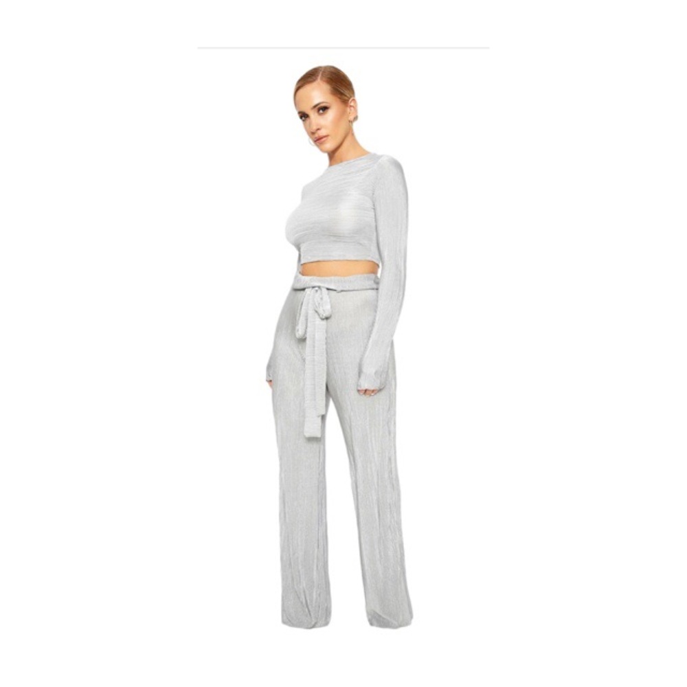 Naked Wardrobe Platinum Pleated Set✨